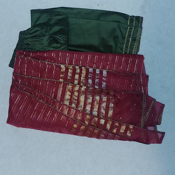 Full Shalwar Suit with Organza Dupatta - Picture 7 of 7